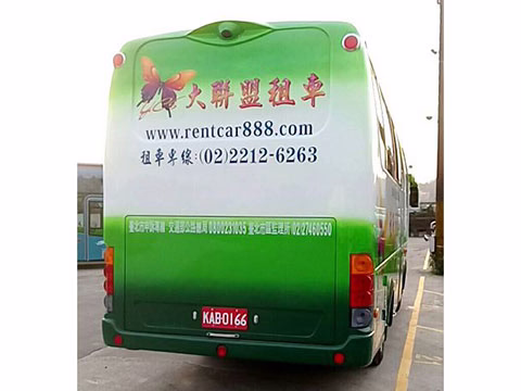 中巴20人座-車尾外觀